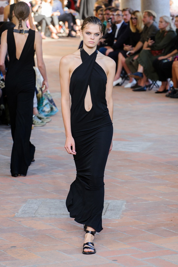 Pokaz Alberta Ferretti SS18