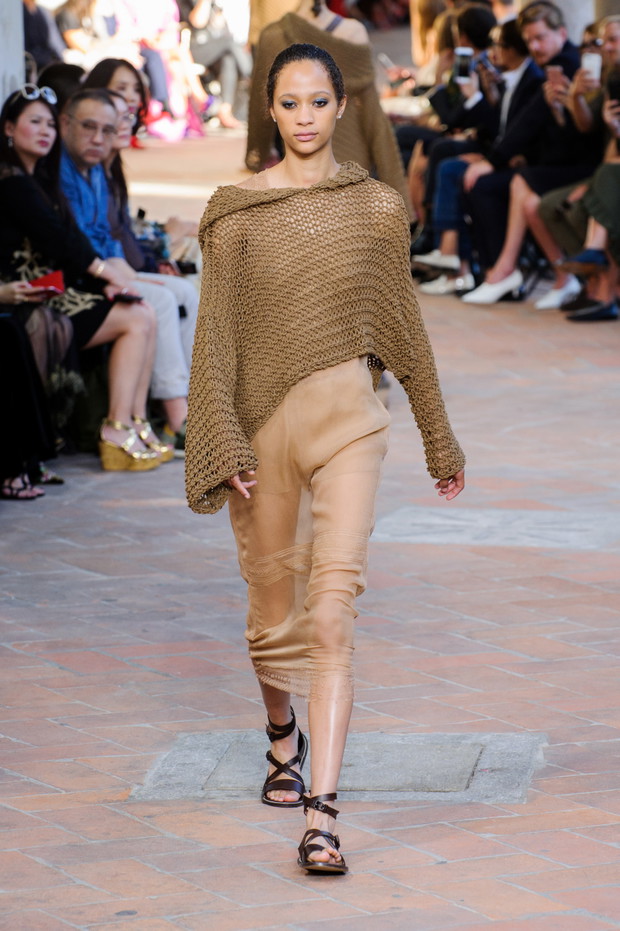 Pokaz Alberta Ferretti SS18