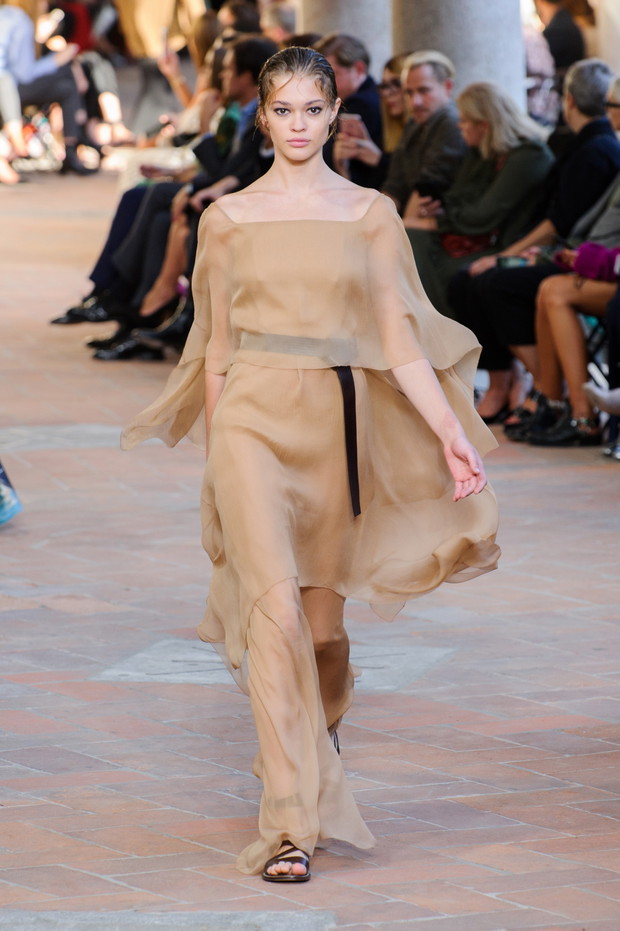 Pokaz Alberta Ferretti SS18