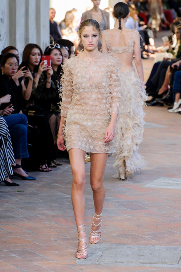 Pokaz Alberta Ferretti SS18