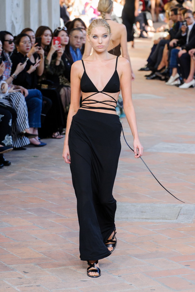 Pokaz Alberta Ferretti SS18