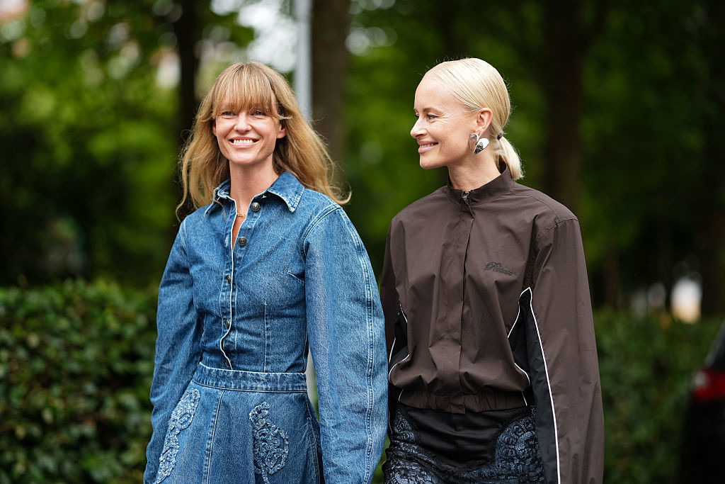 Barrel jeans – kopenhaski trend jesieni 2025