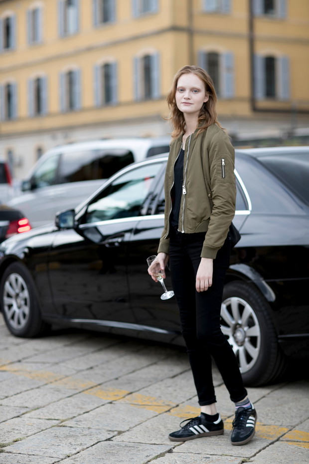 Street fashion: modelki off duty na Milan Fashion Week SS17