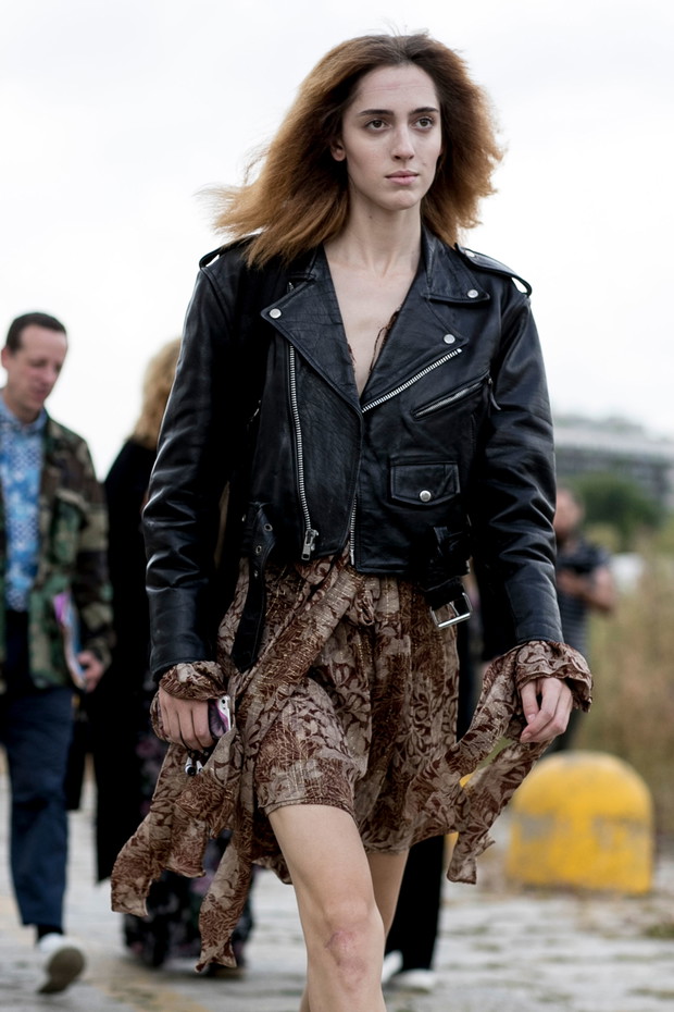 Street fashion: modelki off duty na Milan Fashion Week SS17