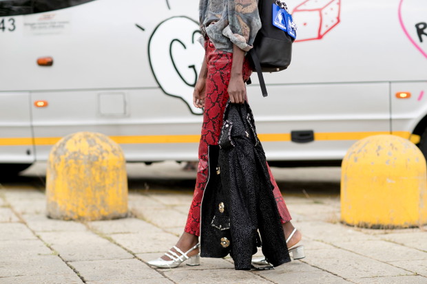 Street fashion: modelki off duty na Milan Fashion Week SS17