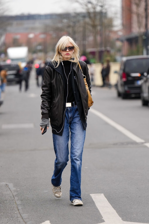 Soft cigarette jeans – modne jeansy z wysokim stanem jesień 2025