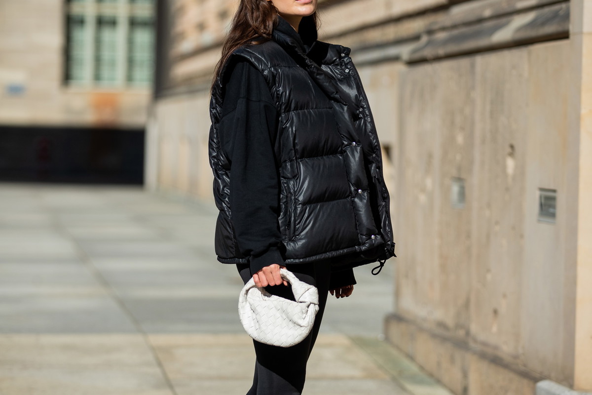 Puffer Vest – najmodniejsze okrycie przejściowe jesieni 2025