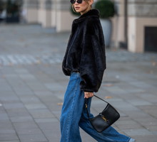 Cuffed wide leg jeans – najmodniejsze jeansy jesieni 2025