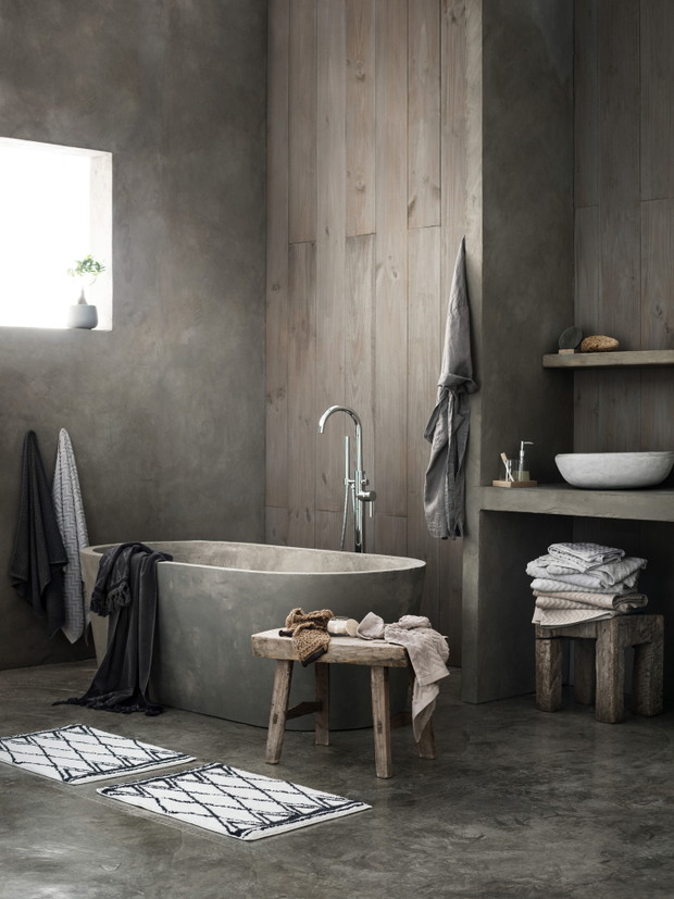Łazienka z betonem i drewnem, H&M HOME
