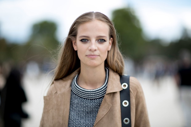 Street fashion: modelki off duty na Paris Fashion Week SS17