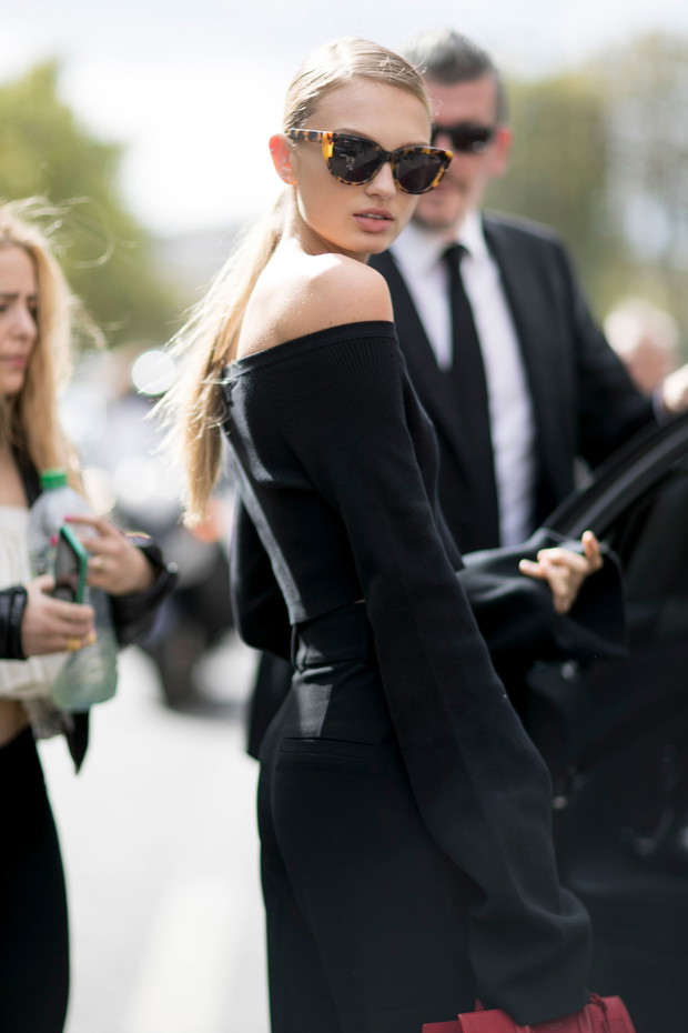 Street fashion: modelki off duty na Paris Fashion Week SS17