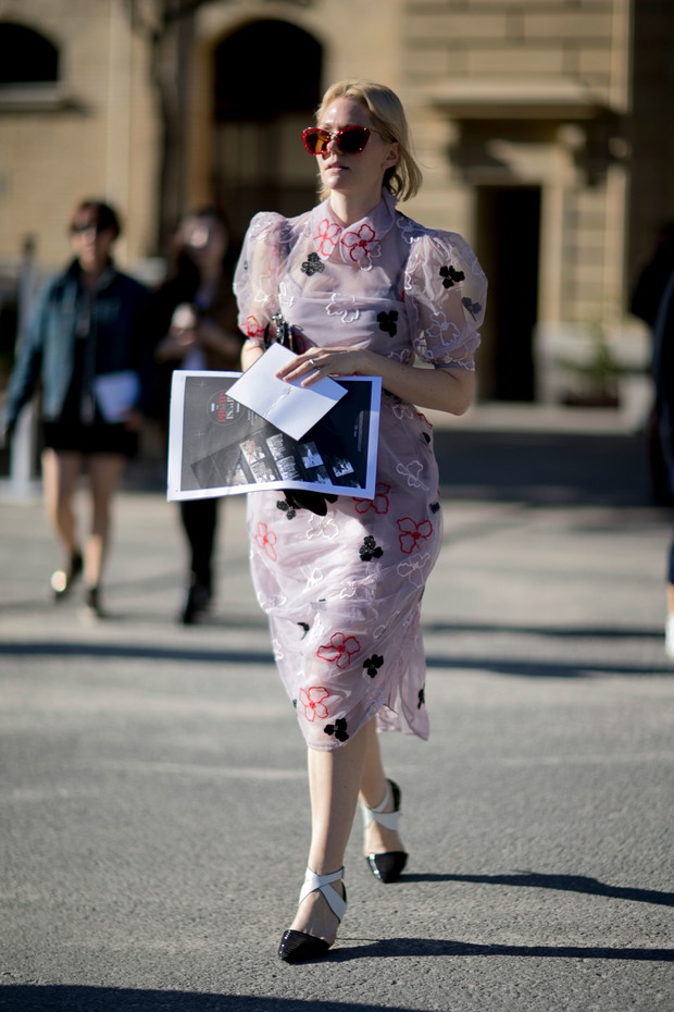 Street fashion: Paris Fashion Week wiosna-lato 2017