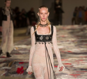 Alexander McQueen wiosna-lato 2017