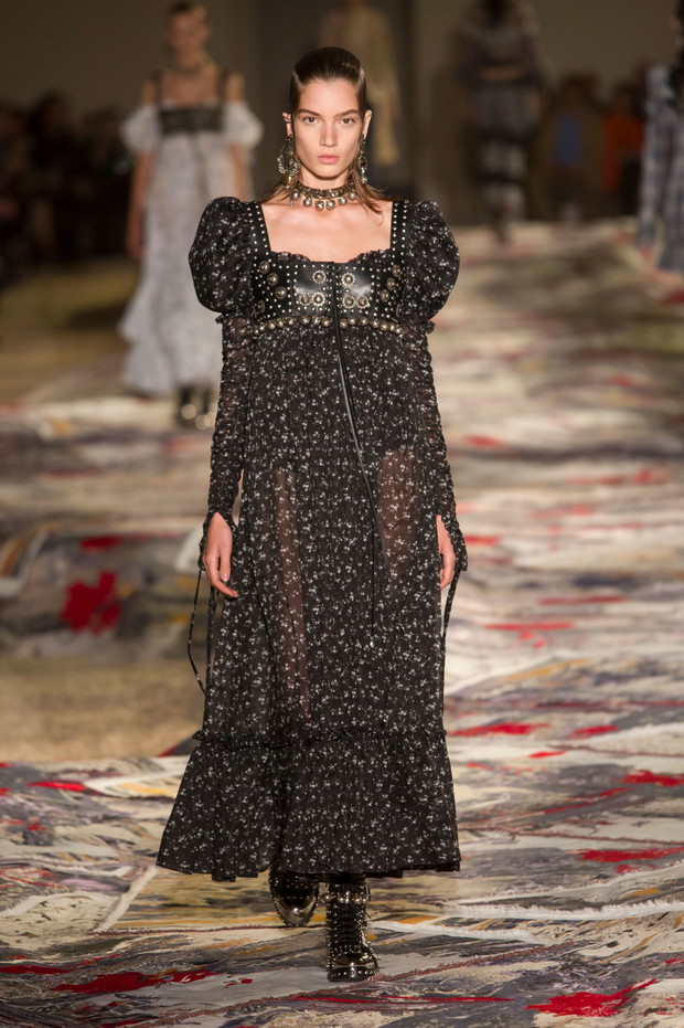 Alexander McQueen wiosna-lato 2017