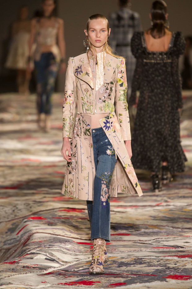 Alexander McQueen wiosna-lato 2017