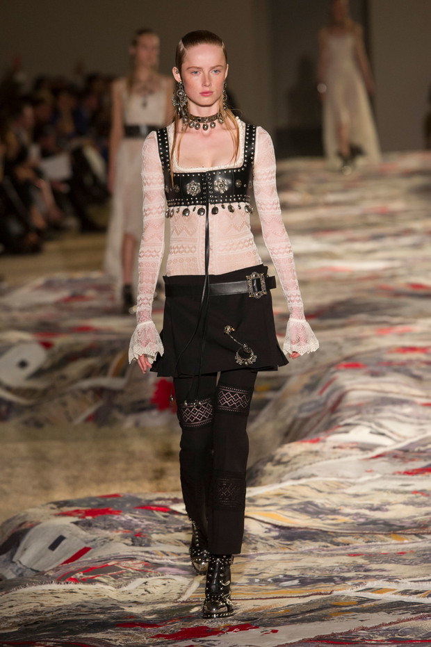 Alexander McQueen wiosna-lato 2017