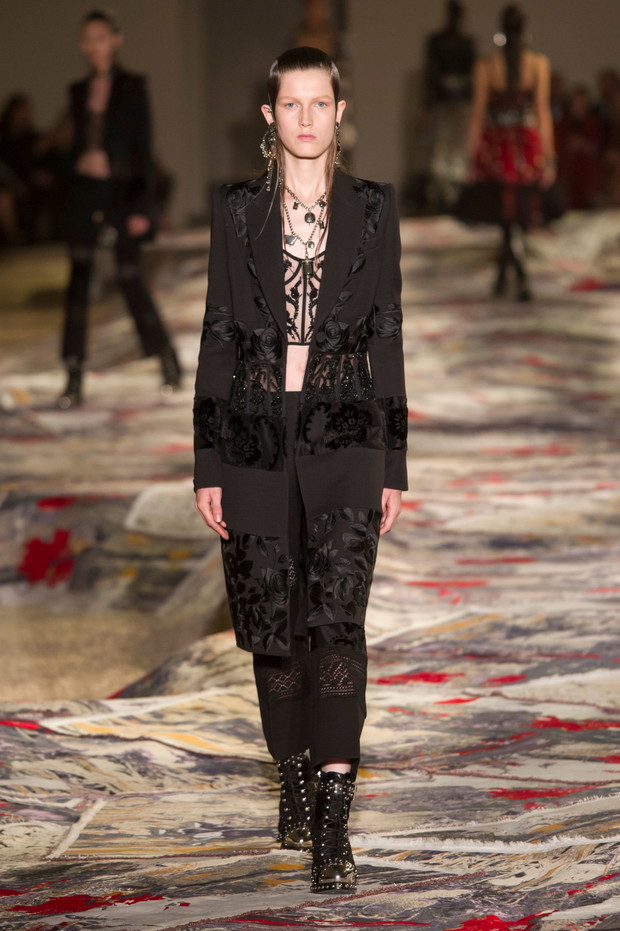 Alexander McQueen wiosna-lato 2017