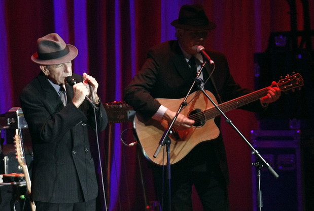 Leonard Cohen nie żyje