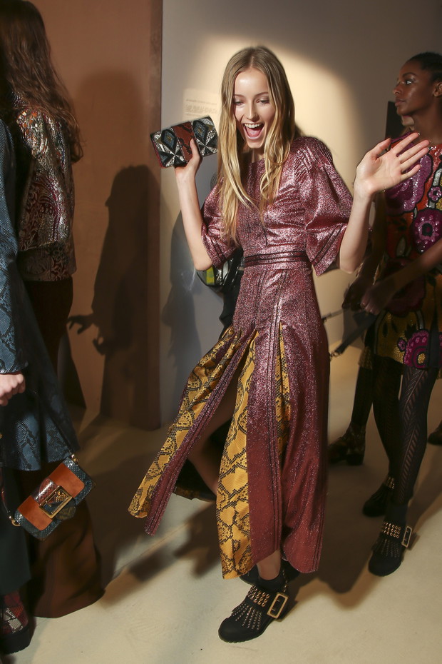 Trendy jesień - zima 2016/2017 - pokazy mody, Burberry