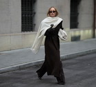 Sculptural Scarf Coat – płaszcz z wybiegów w wersji sieciówkowej