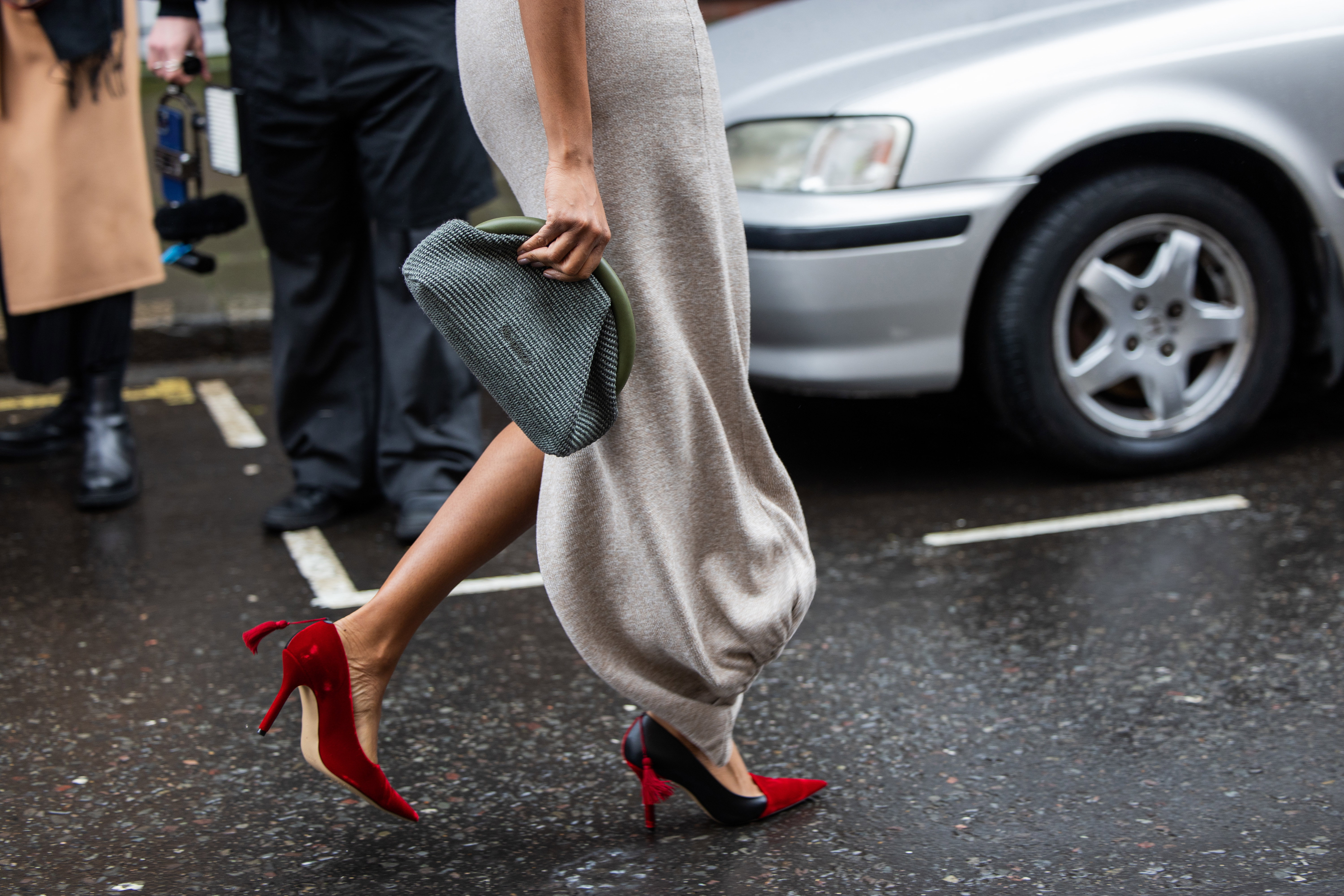 Velvet Hour Heels – welurowe szpilki zimy 2025 w stylu Wieniawy
