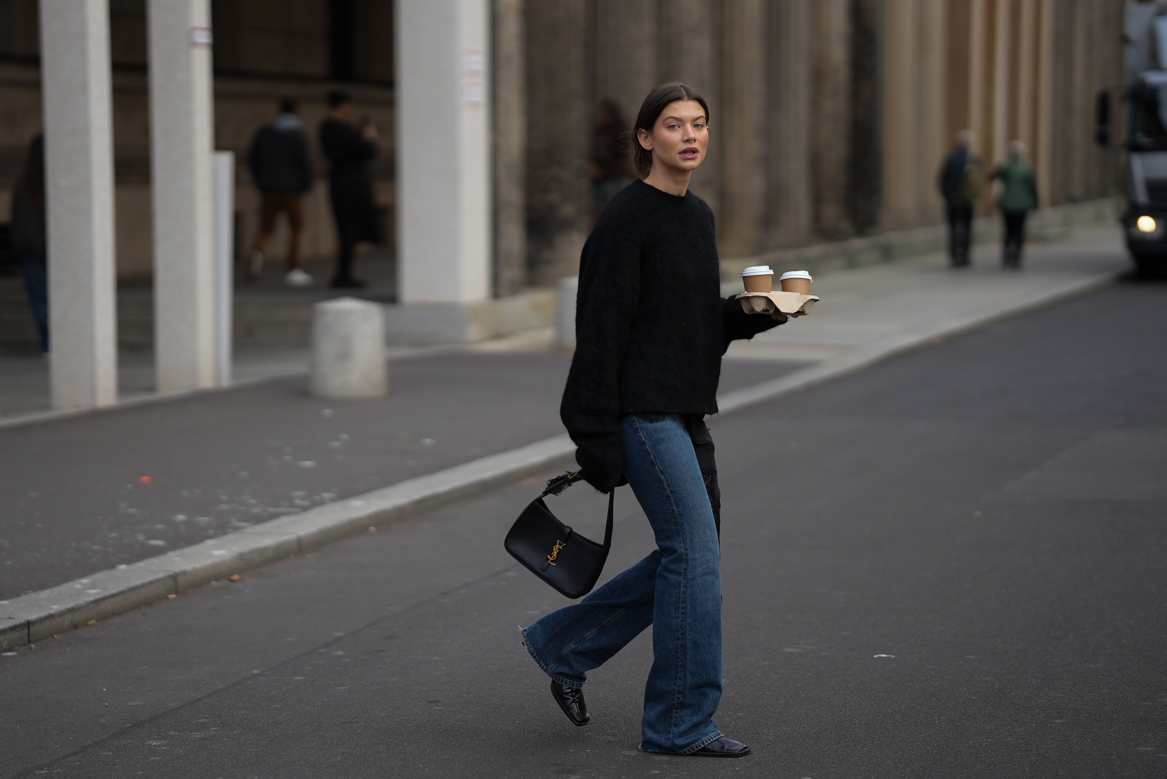Skinny trousers 2026 – jak noszą je Paryżanki