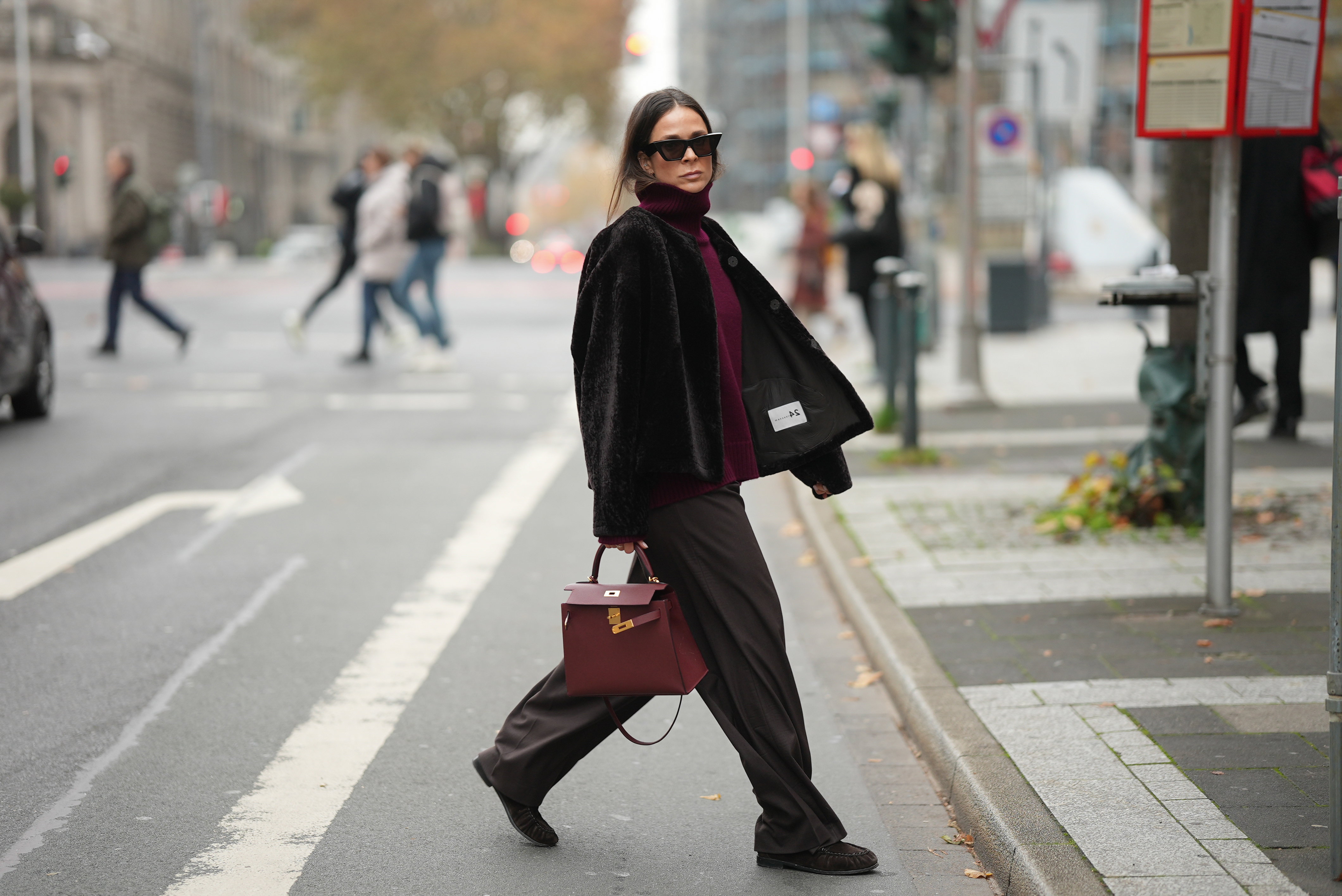 Square-toe loafers – najmodniejsze buty sezonu