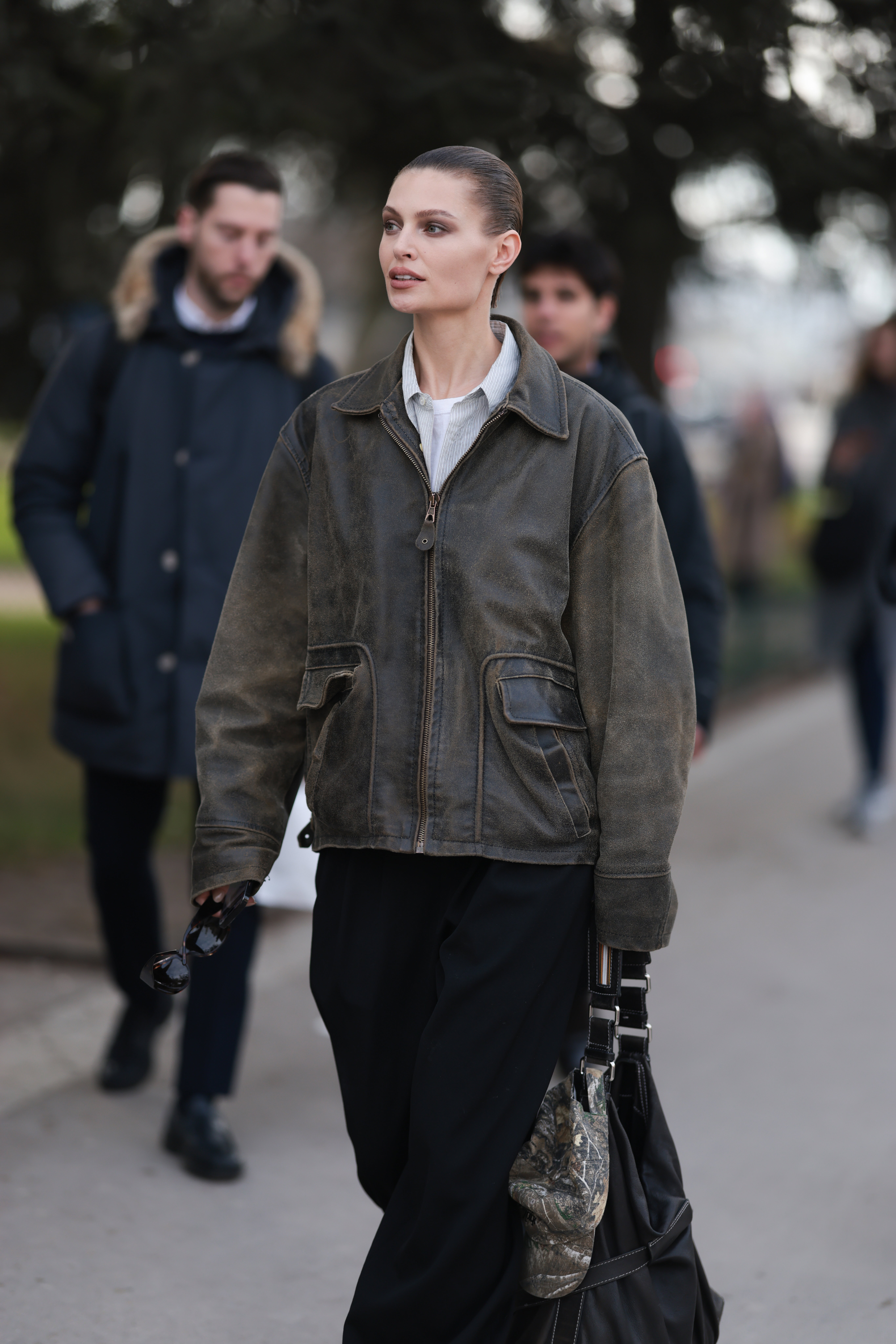 Retro Leather 2026. Znoszona skórzana kurtka w modzie