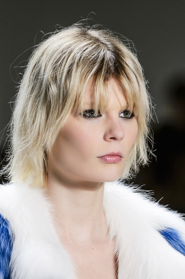 Krótkie fryzury blond, Prabal Gurung