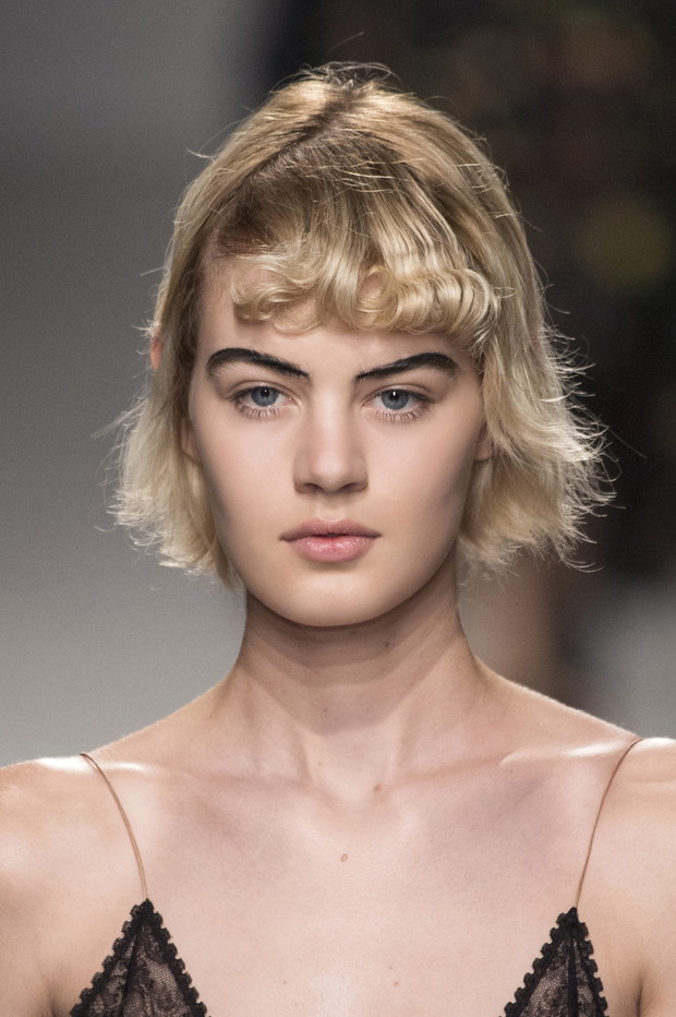 Krótkie fryzury blond, Rochas