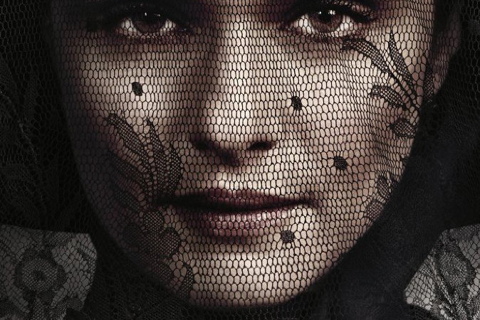 Rachel Weisz i Sam Claflin w filmie "My Cousin Rachel"