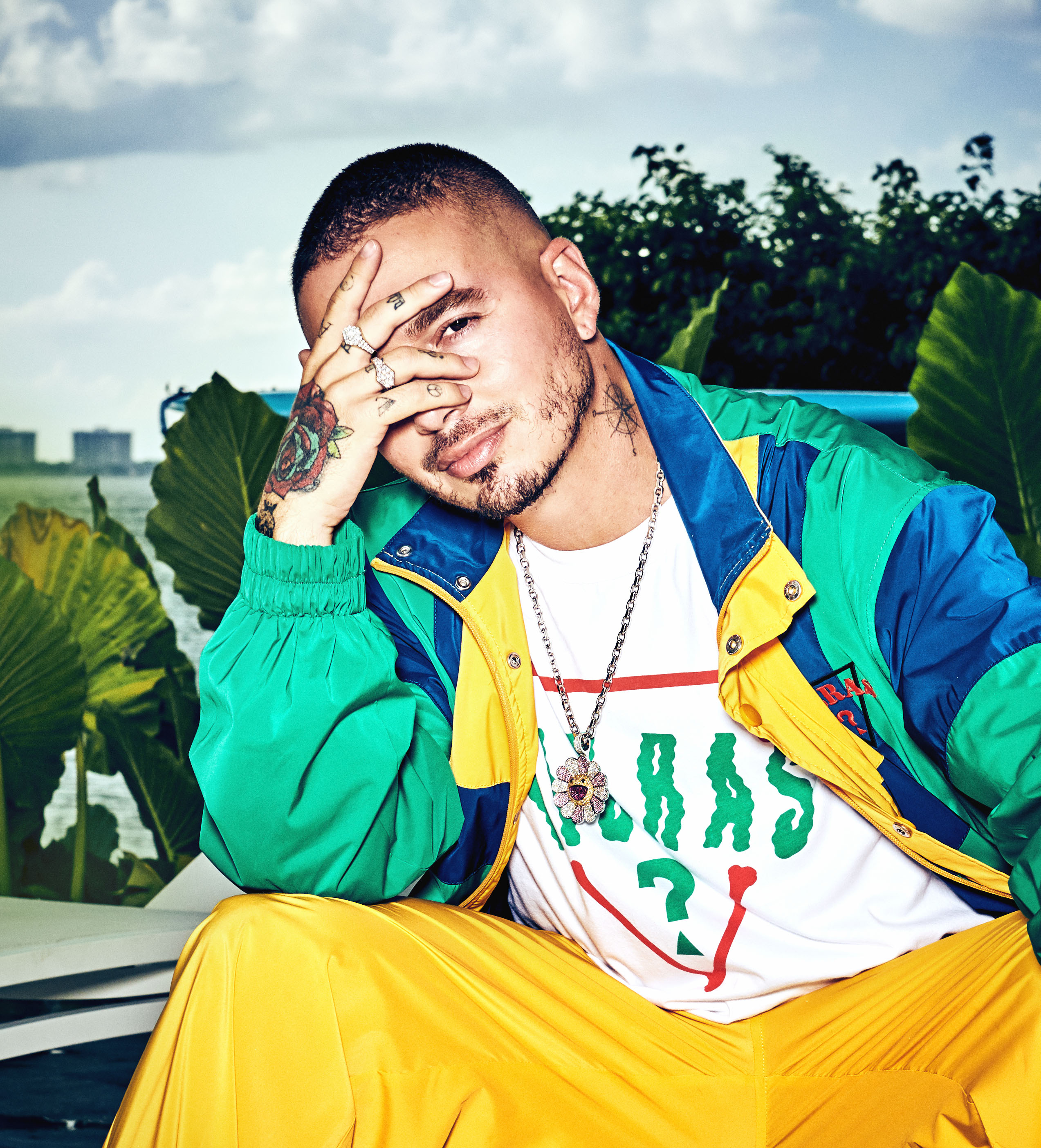 J Balvin w kampanii "GUESS Vibras"