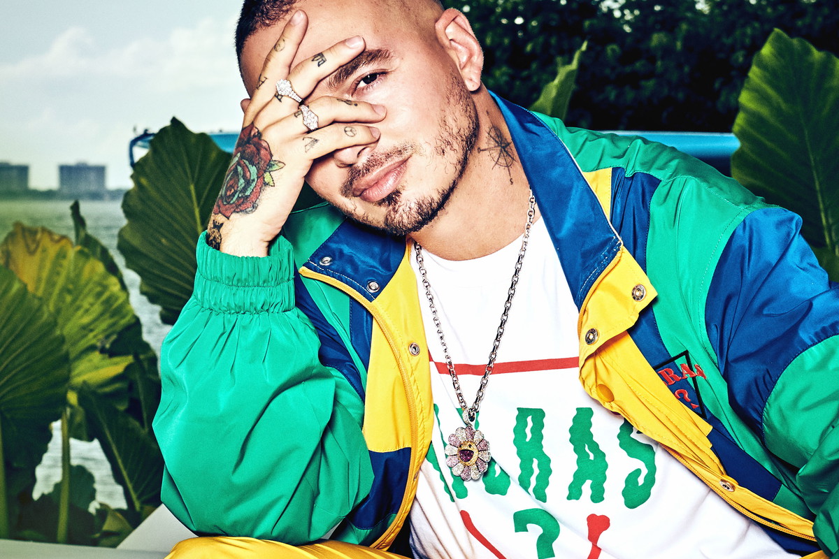 J Balvin w kampanii "GUESS Vibras"