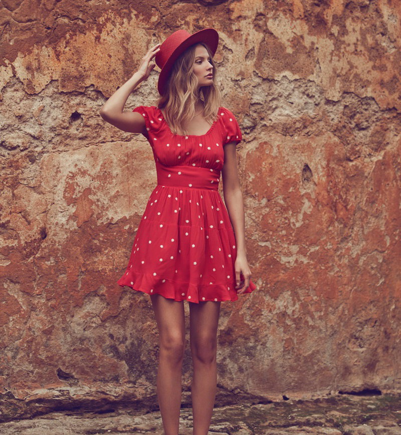 Magdalena Frąckowiak w lookbooku For Love & Lemons wiosna 2017