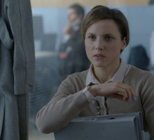 Julia Kijowska w filmie „Lokatorki” Klary Kochańskiej.