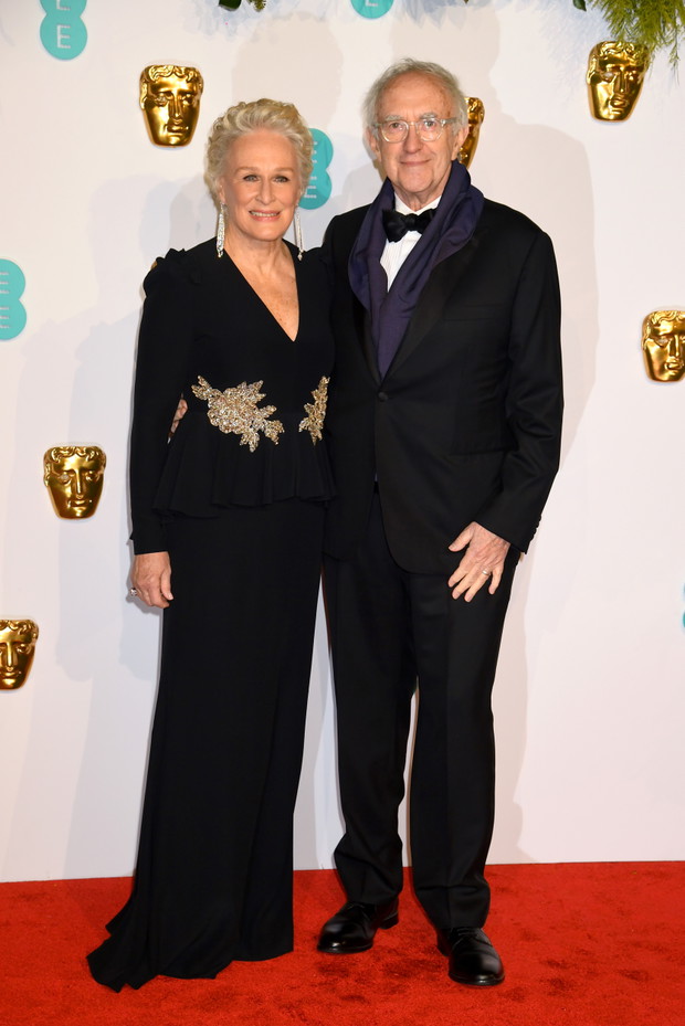 BAFTA 2019: Glenn Close ( w sukni Alexander McQueen) i Jonathan Pryce