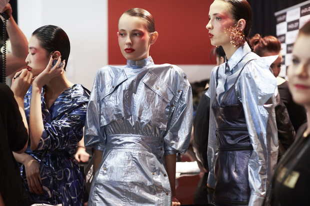Moda wiosna-lato 2017: za kulisami tygodni mody