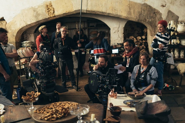 Kadry z filmu i planu Faworyty