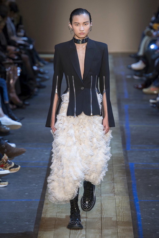 Pokaz Alexander McQueen AW19