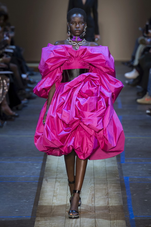 Pokaz Alexander McQueen AW19