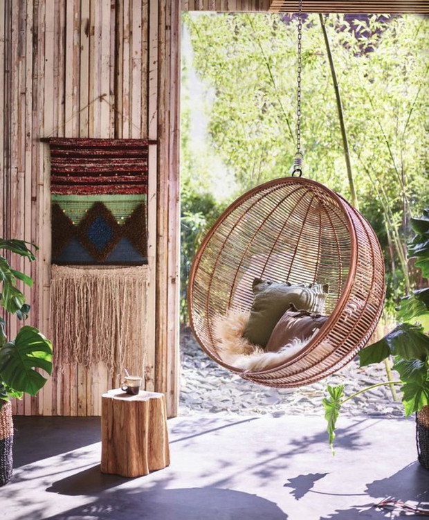 Rattanowa huśtawka, HK Living, fot. mat. prasowe