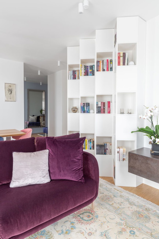 Mieszkanie w niebiańskim błękicie na Warszawskiej Pradze, projekt Decoroom