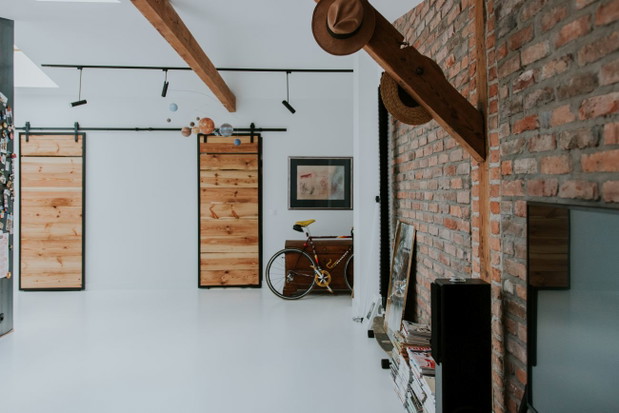 Loft na poddaszu poznańskiej kamienicy, projekt Piekary, projekt: Kuba Janiec, Agnieszka Szalbierz, Szalbierz Design