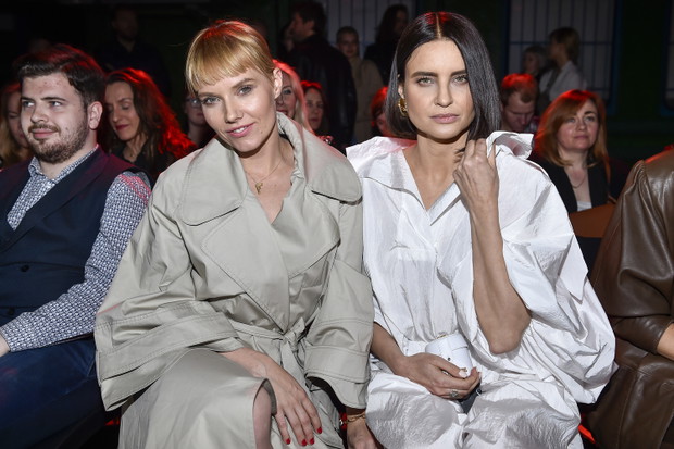 Roma Gąsiorowska i Joanna Horodyńska na pokazie MMC jesień-zima 2019/2020