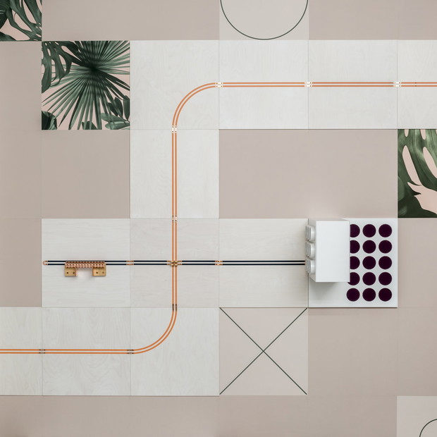 Conduct- Interaktywna tapeta od UM Project i Flavor Paper