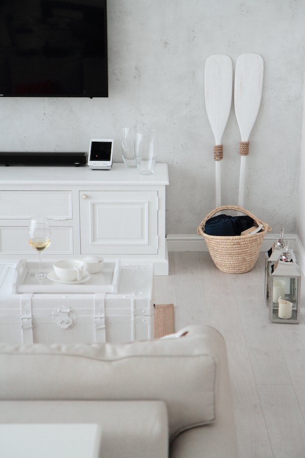 Wnętrze tygodnia: biały apartament w Sopocie