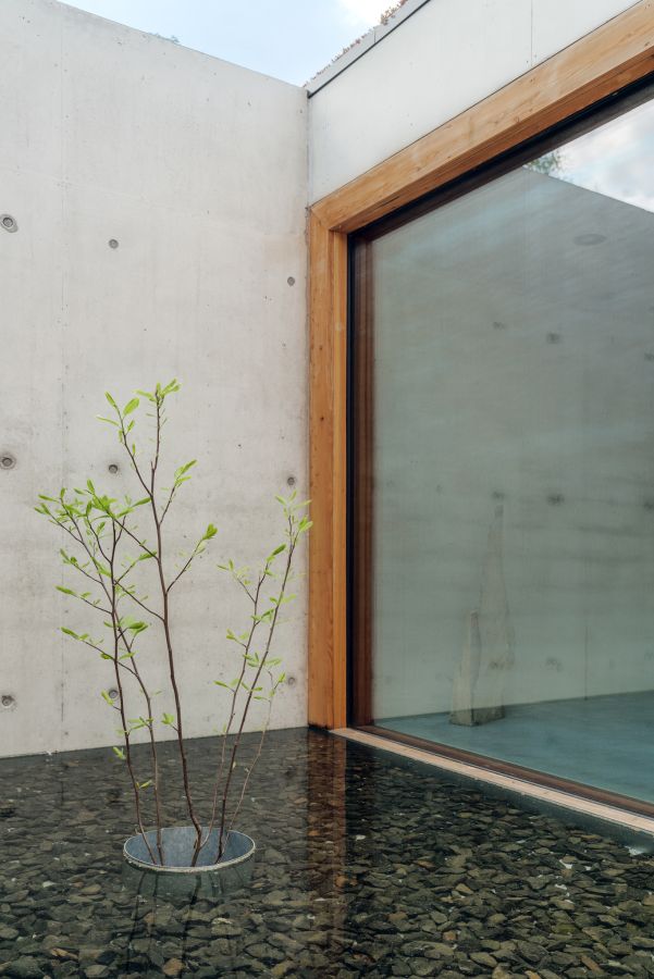 Dom JRv2 w Poznaniu, projekt: Adam Wysocki , de.materia, fot. Tom Kurek
