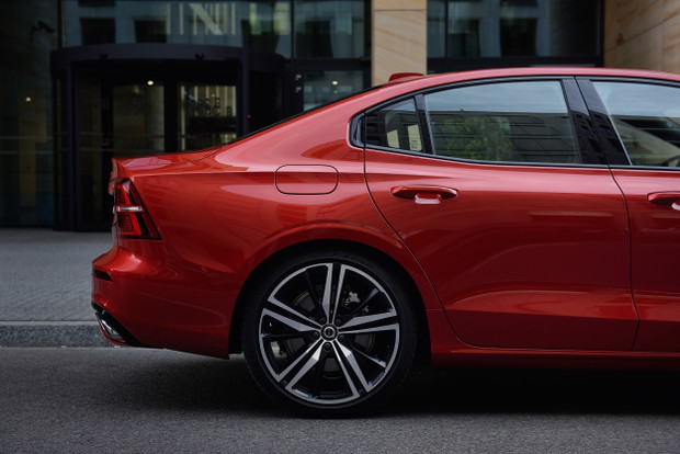 Volvo S60.