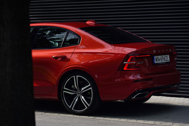 Volvo S60.
