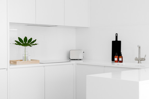 Mieszkanie w bieli, projekt: DESIGN MY DEER, fot. AYUKO STUDIO